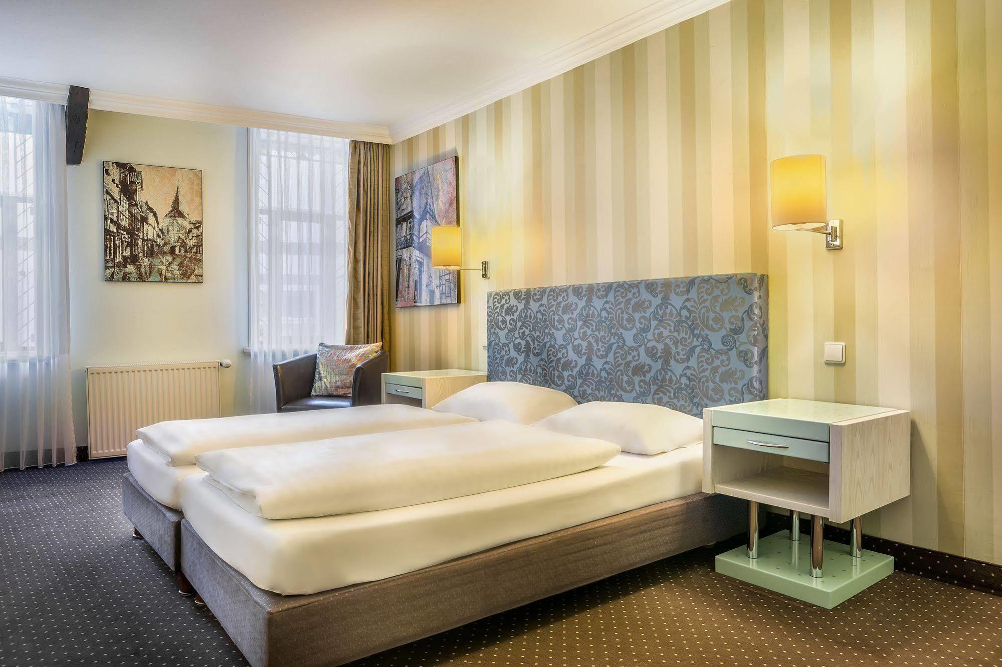 Hotel Brusttuch Гослар Экстерьер фото