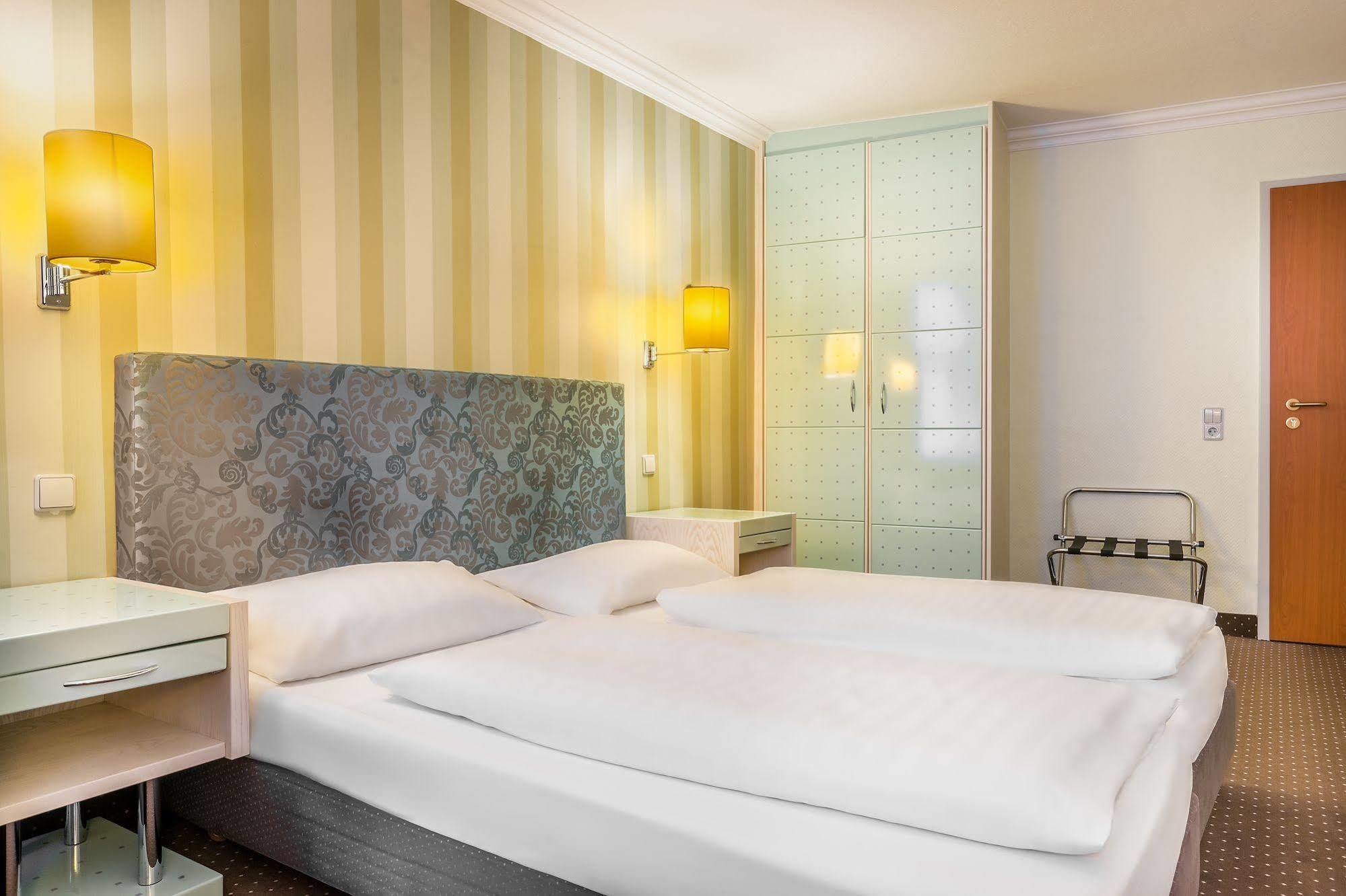 Hotel Brusttuch Гослар Экстерьер фото